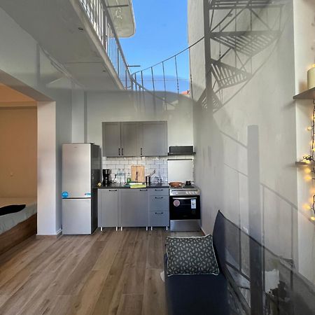 Noa - Designed Garden Studio In The City Center カラマタ エクステリア 写真