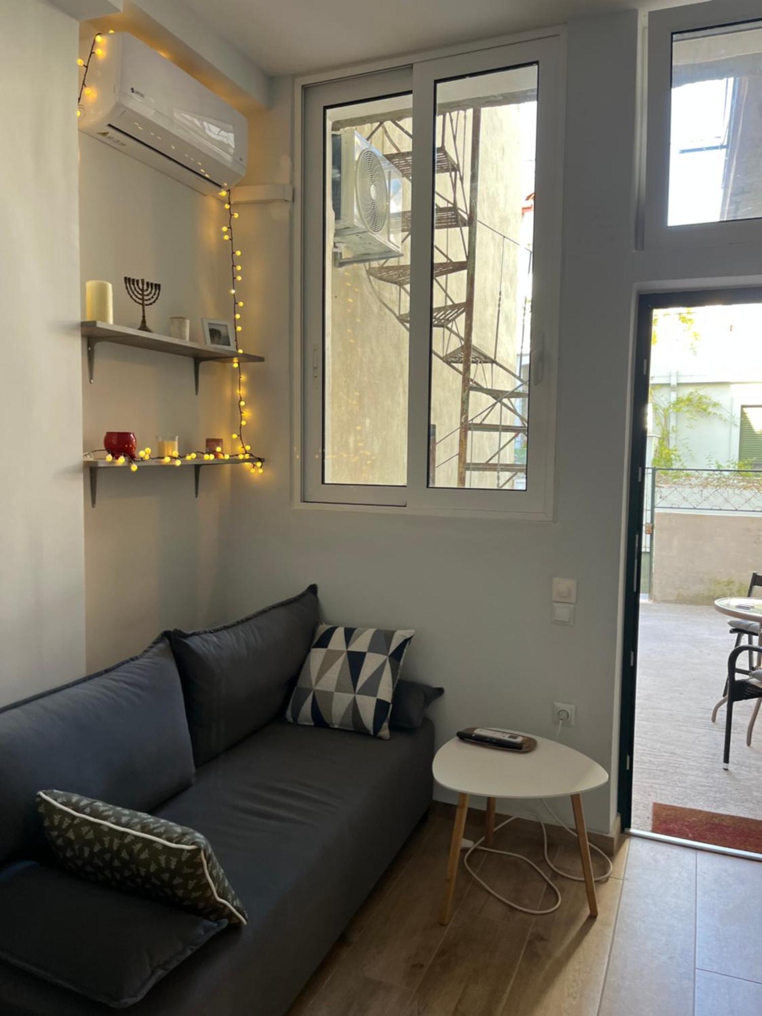 Noa - Designed Garden Studio In The City Center カラマタ エクステリア 写真