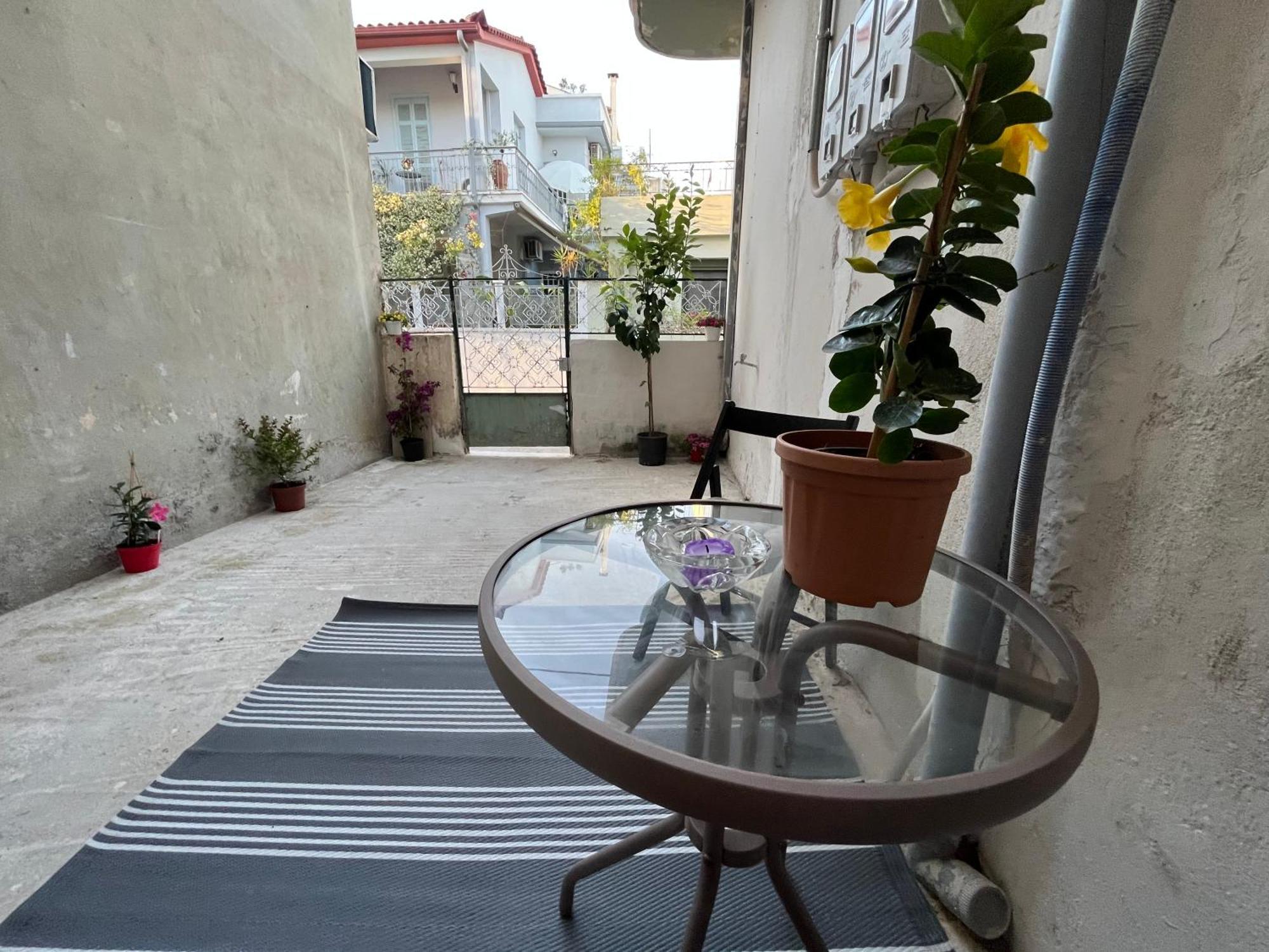 Noa - Designed Garden Studio In The City Center カラマタ エクステリア 写真