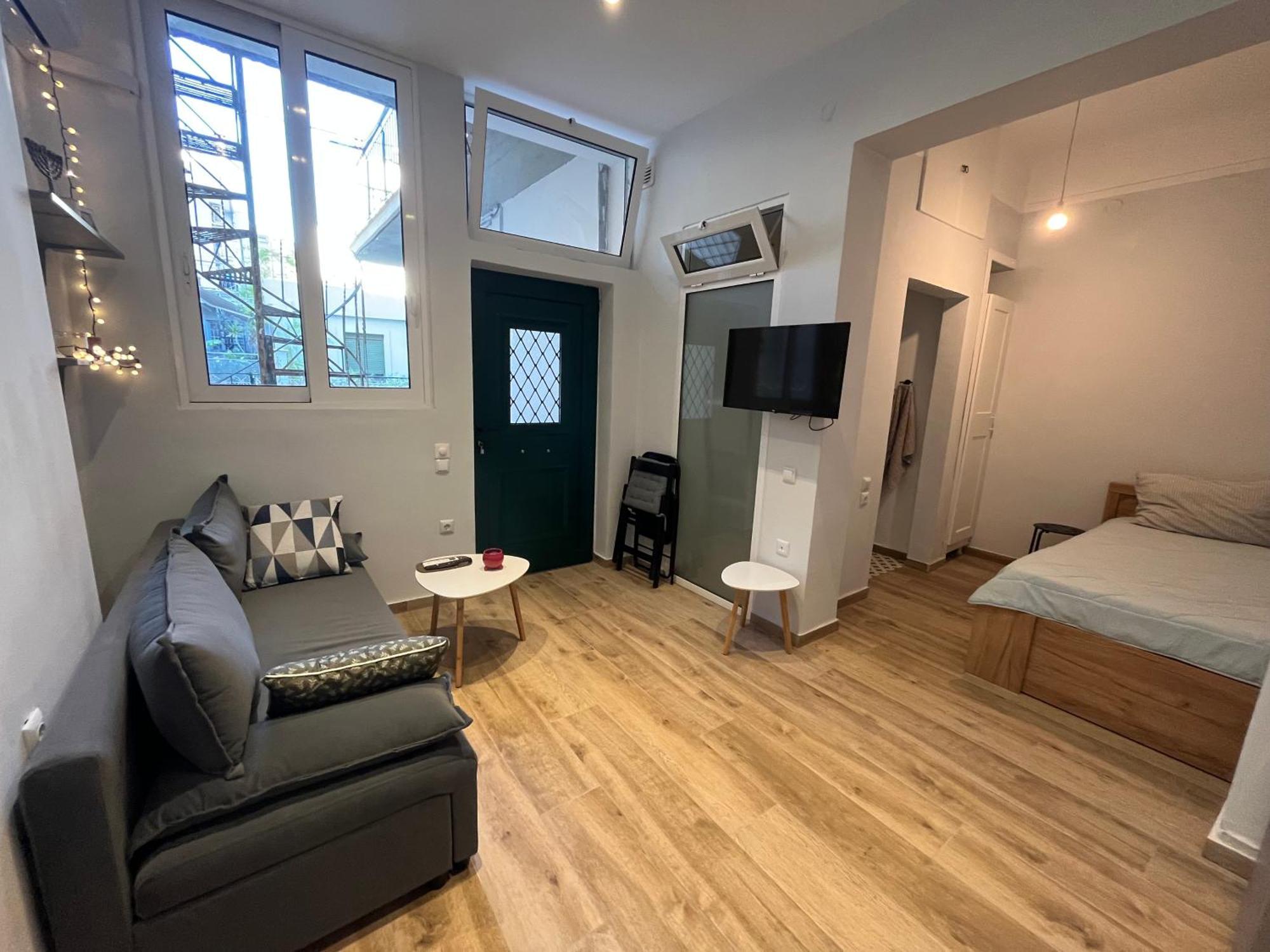 Noa - Designed Garden Studio In The City Center カラマタ エクステリア 写真