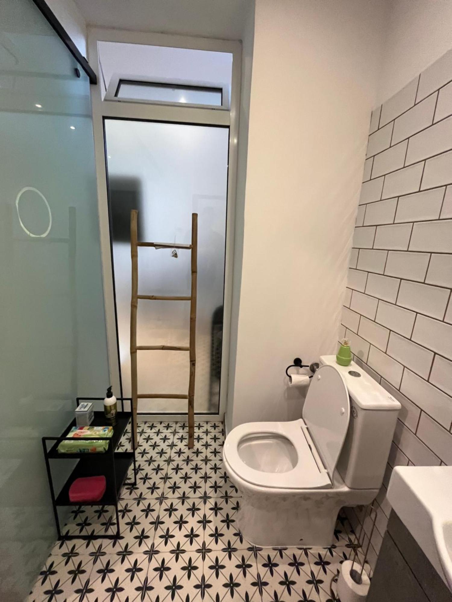 Noa - Designed Garden Studio In The City Center カラマタ エクステリア 写真