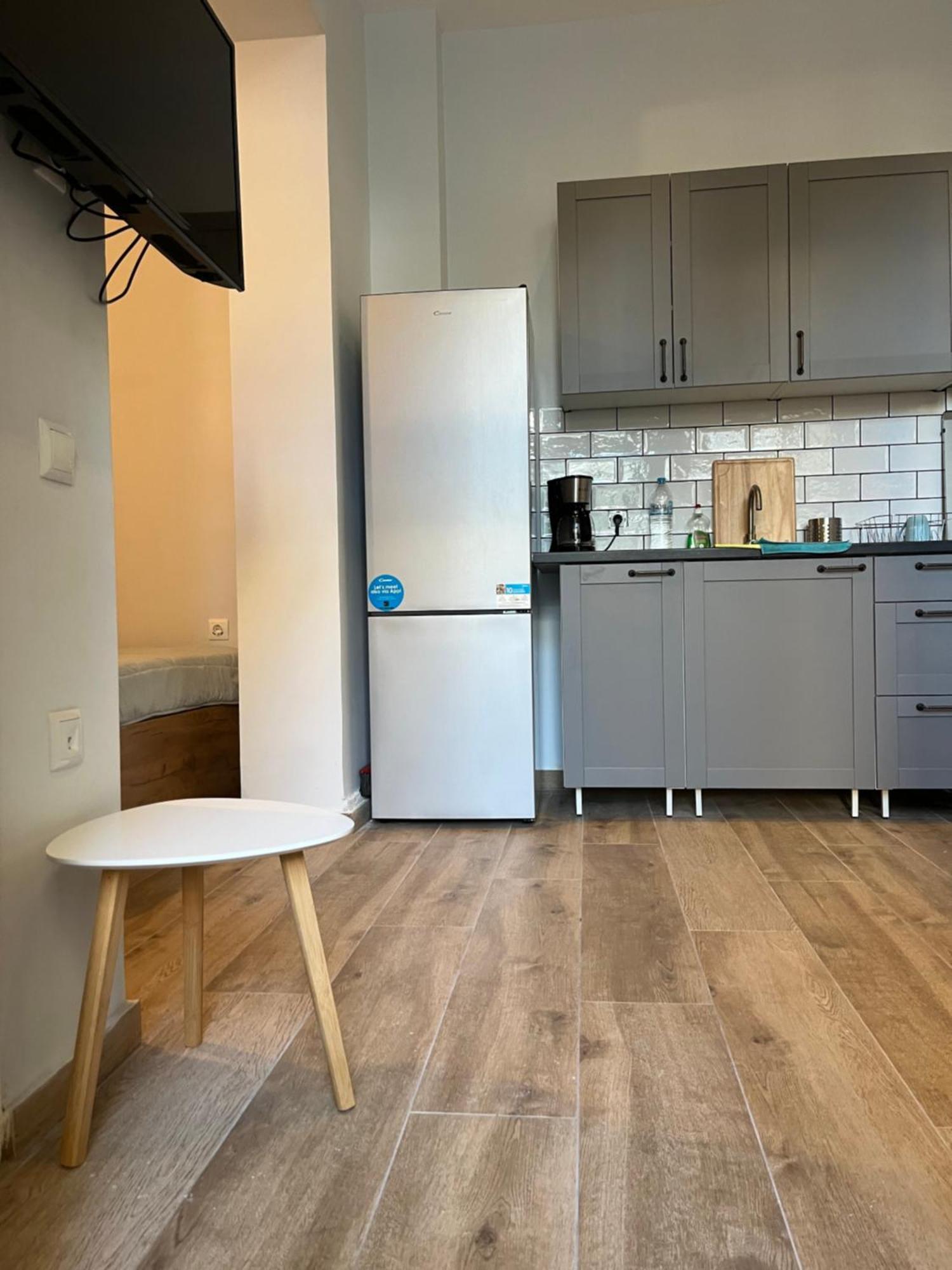 Noa - Designed Garden Studio In The City Center カラマタ エクステリア 写真
