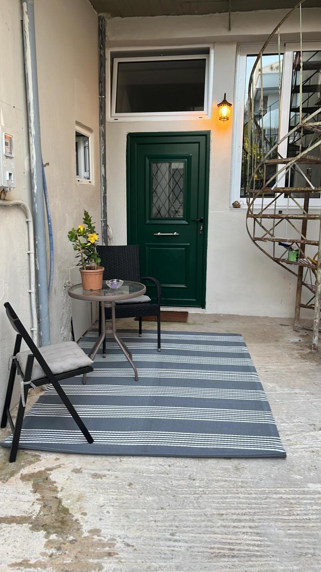 Noa - Designed Garden Studio In The City Center カラマタ エクステリア 写真