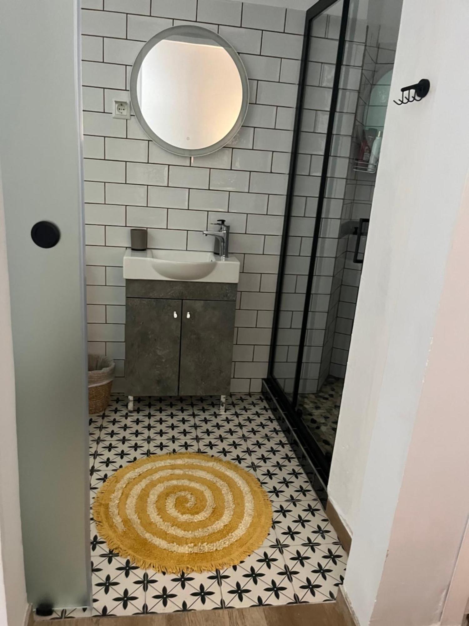 Noa - Designed Garden Studio In The City Center カラマタ エクステリア 写真